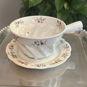 Frieda Collection Elegant Floral Ceramic colander and Plate Set NWOT